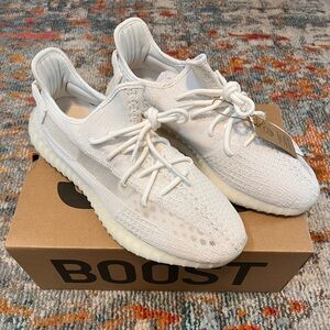 Yeezy Boost 350 V2 in white